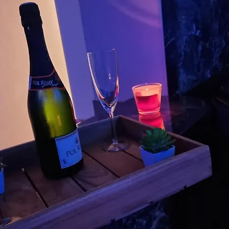 Royalspa D'amour Avec Jacuzzi Privatif Apartment *